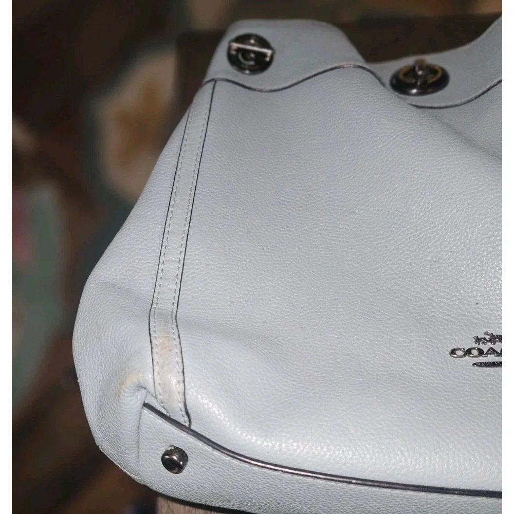Coach Eddie Gorgeous Pebbled Leather Turnlock Lt. Light Blue 3 Compartments